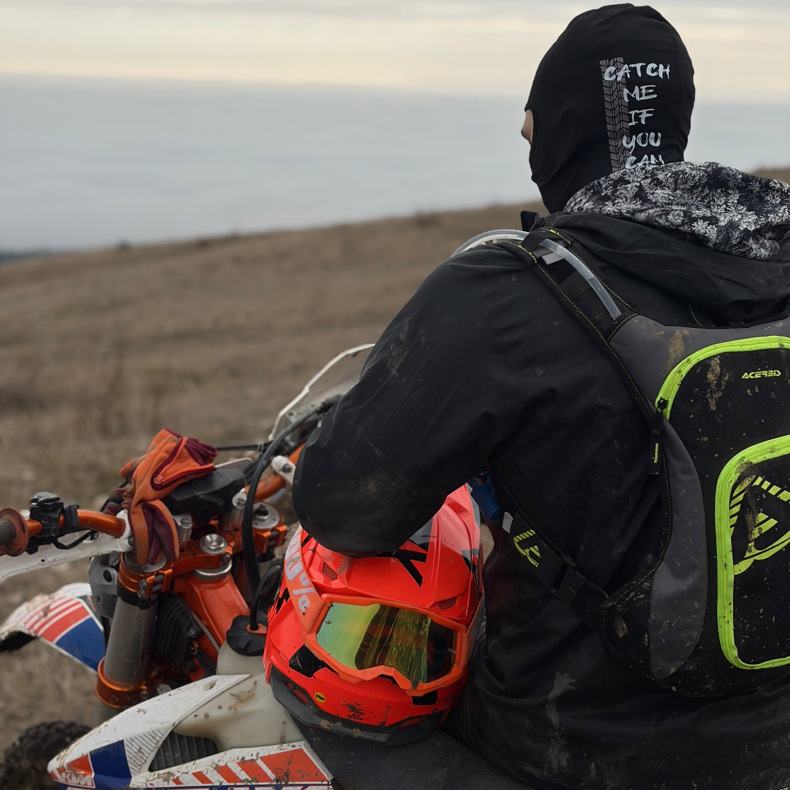 Cagulā Moto "Sorry Officer!"-Black Edition